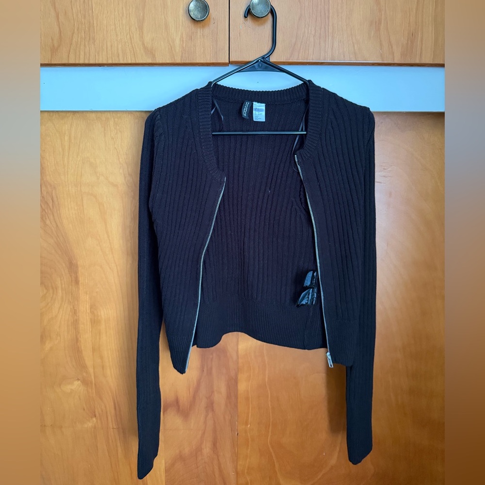 Black Ribbed Zip-Up Cardigan